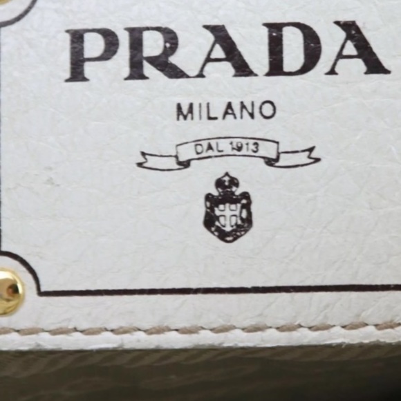 Sale !Leather Prada bag - Picture 6 of 14
